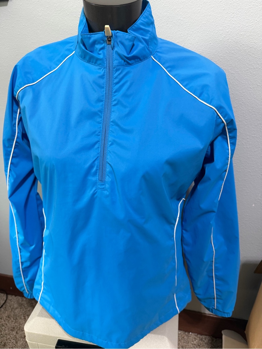 Women’s Under Armour Performance Golf Blue Half-Zip Windbreaker Jacket